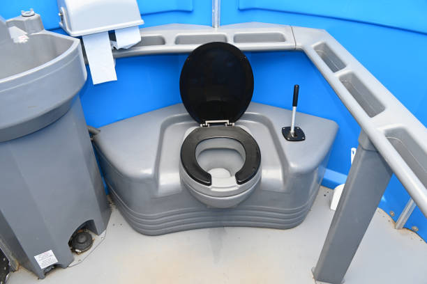 Best Emergency porta potty rental  in Estherville, IA